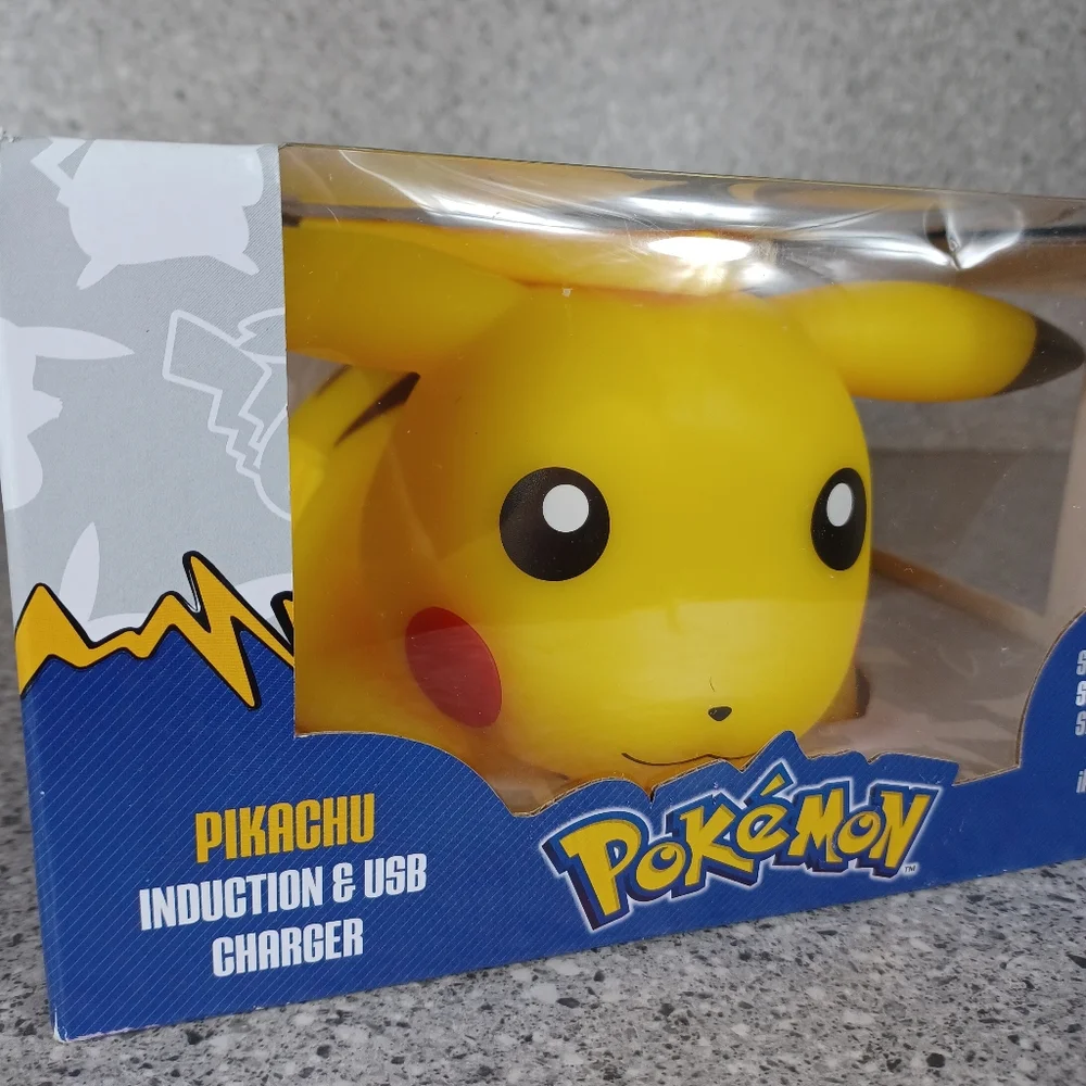 Pokémon Pikachu Wireless Induction and USB Charging Phone Charger Station